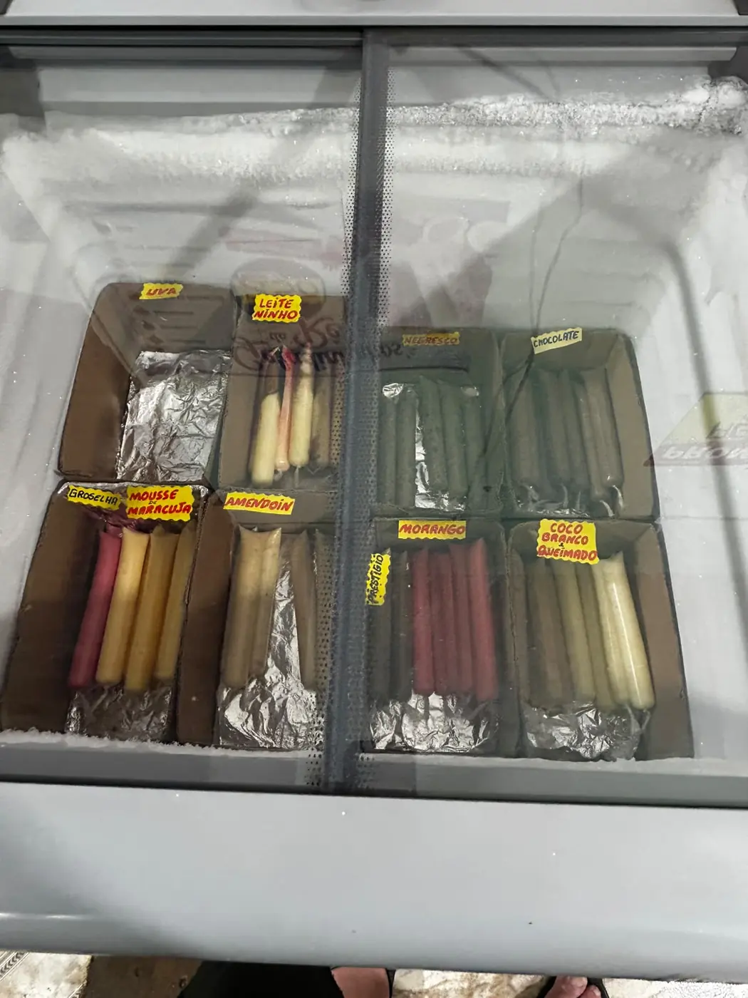 Geladinhos artesanais no freezer